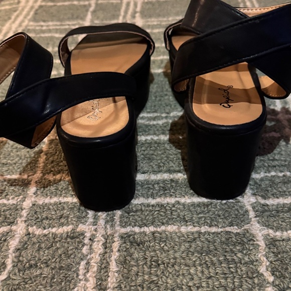 Qupid Black Wedge Sandals - Picture 4 of 7